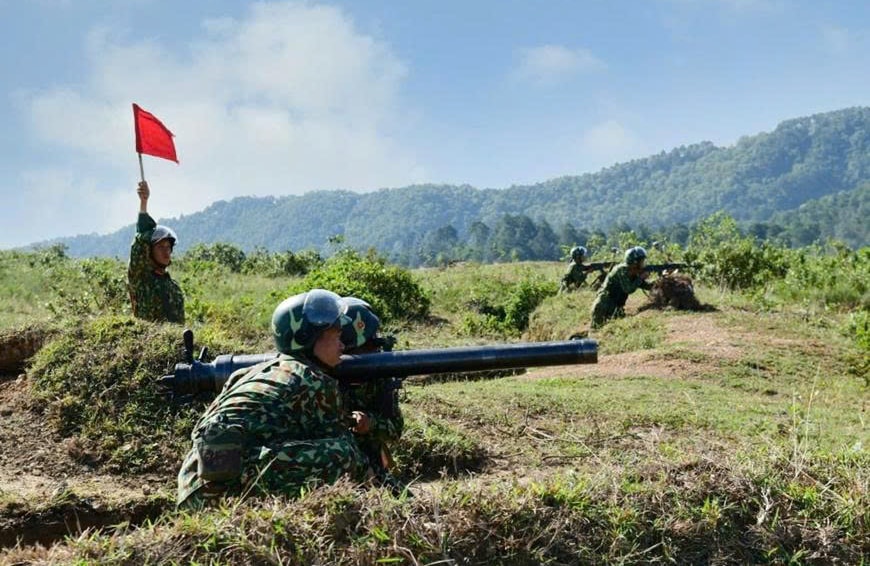 Soldater-i-utbildning-enhet-301-i-militärenheten-i-Hanoi-utbildare-för-att-förbättra-förmågan-att-vara-redo-för-första-striden..jpg