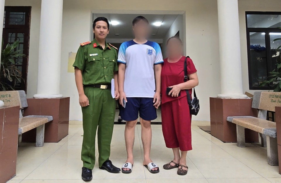mot-sinh-vien-bi-bat-coc-online-duoc-cong-an-phuong-ha-dong-cong-an-thanh-pho-ha-noi-giai-cuu..jpg