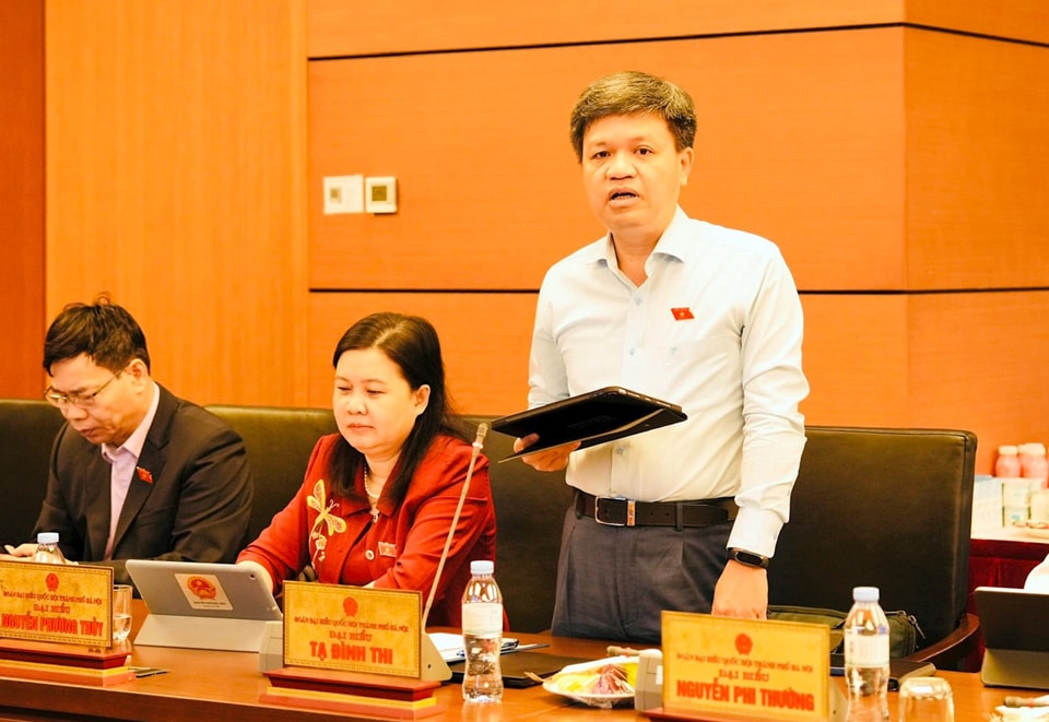 ta-dinh-thi.jpg