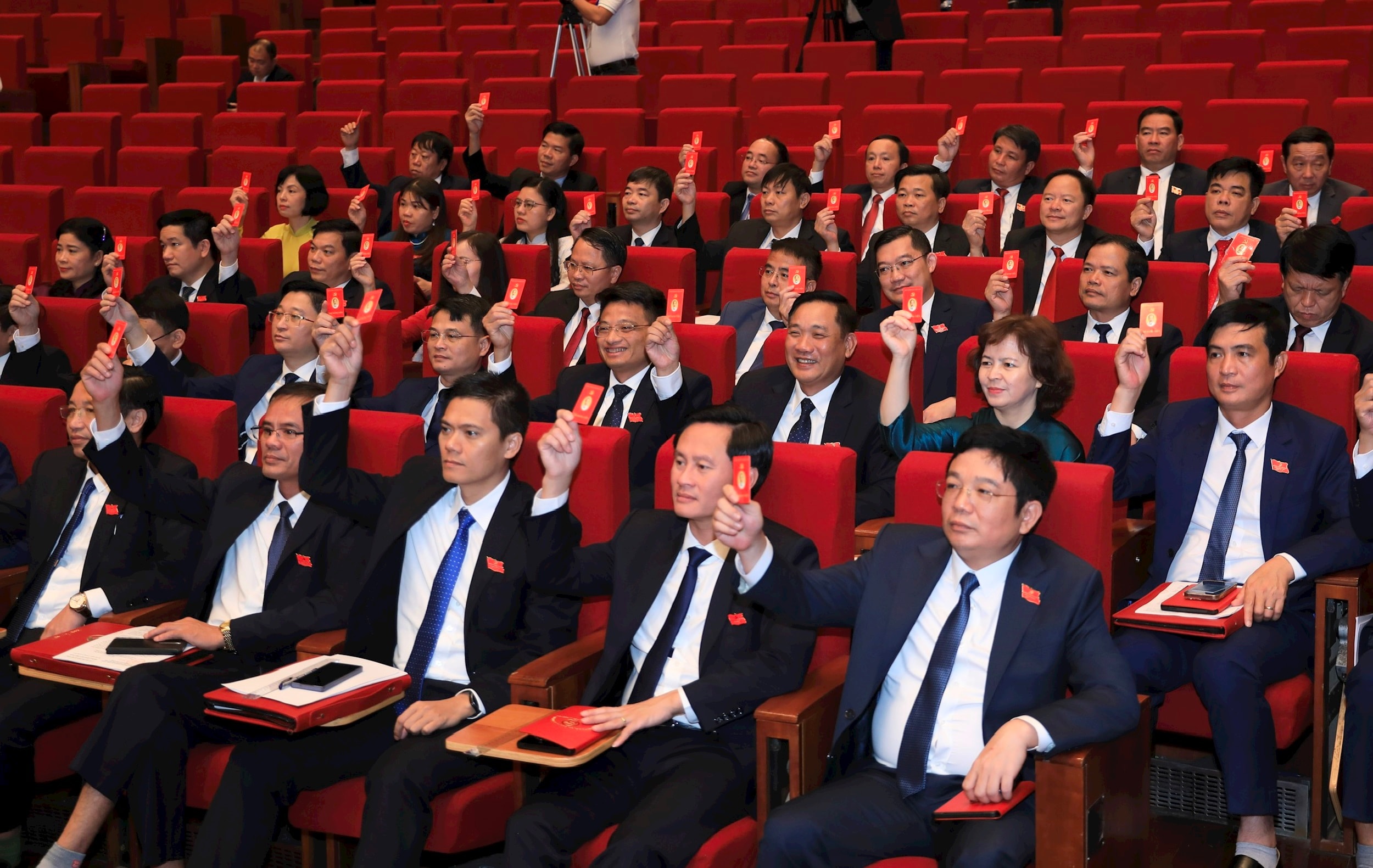 db-bieu-quyet-.jpg