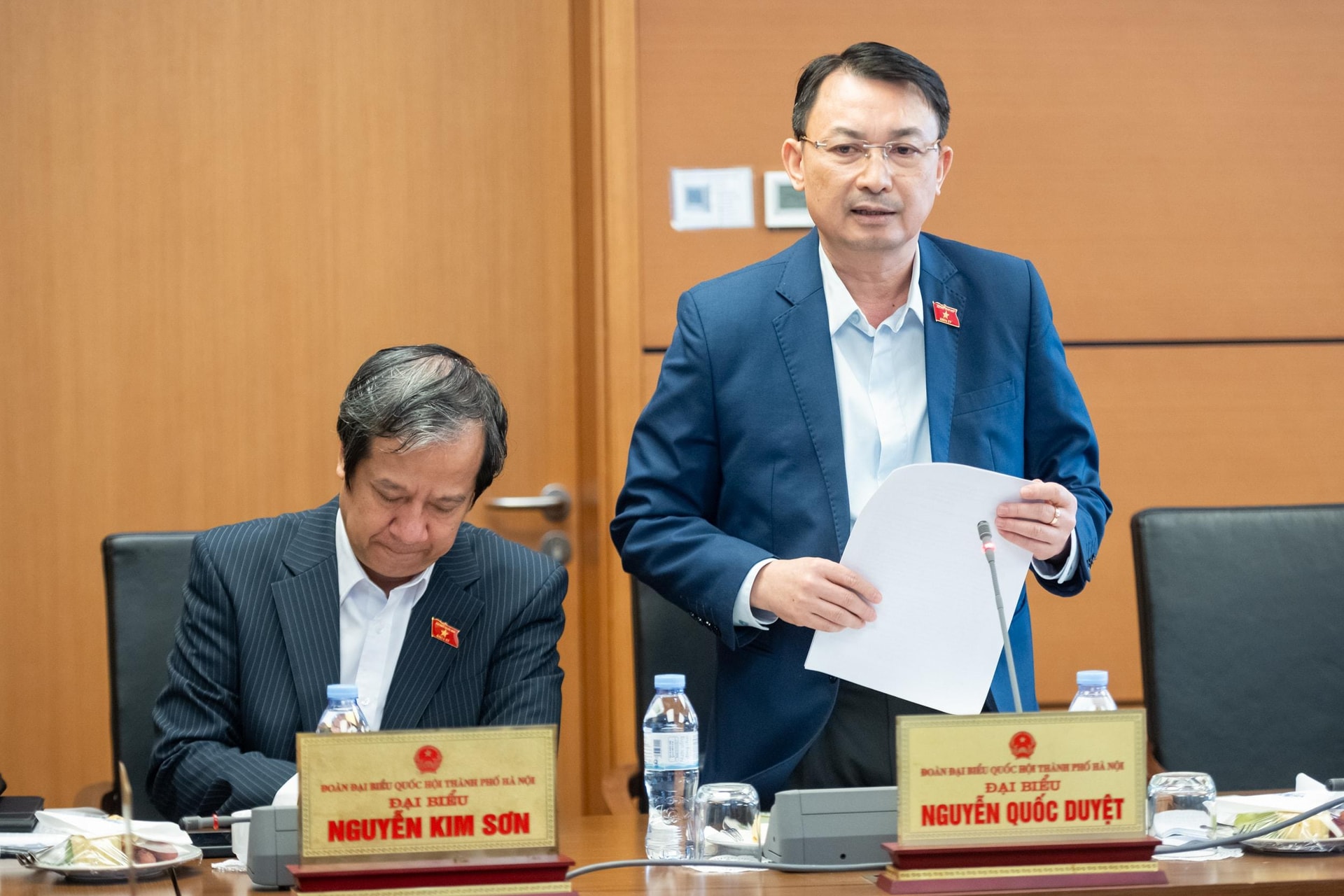 Delegát Nguyen Quoc Duyet hovoří v diskusní skupině. Foto: Pham Thang