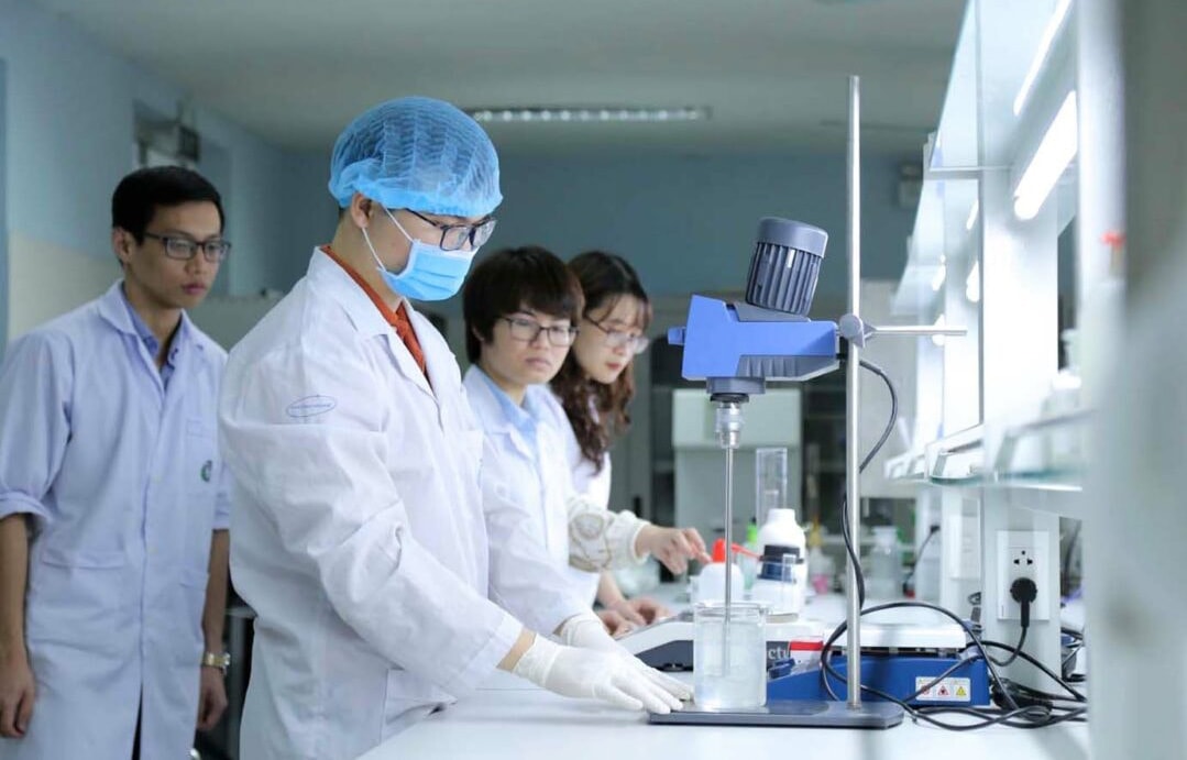 scientific-research-at-the-laboratory-at-Hanoi-National-University..jpg