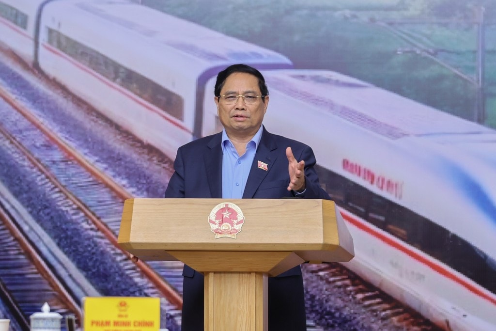 Thủ tướng yêu cầu các bộ, ngành, địa phương liên quan tiếp tục rà soát, tập trung giải quyết dứt điểm các nhiệm vụ còn chậm tiến độ được giao tại phiên họp lần thứ 3 và các chỉ đạo của Chính phủ, Thủ tướng Chính phủ, không để ách tắc ảnh hưởng đến tiến độ chung - Ảnh: VGP/Nhật Bắc