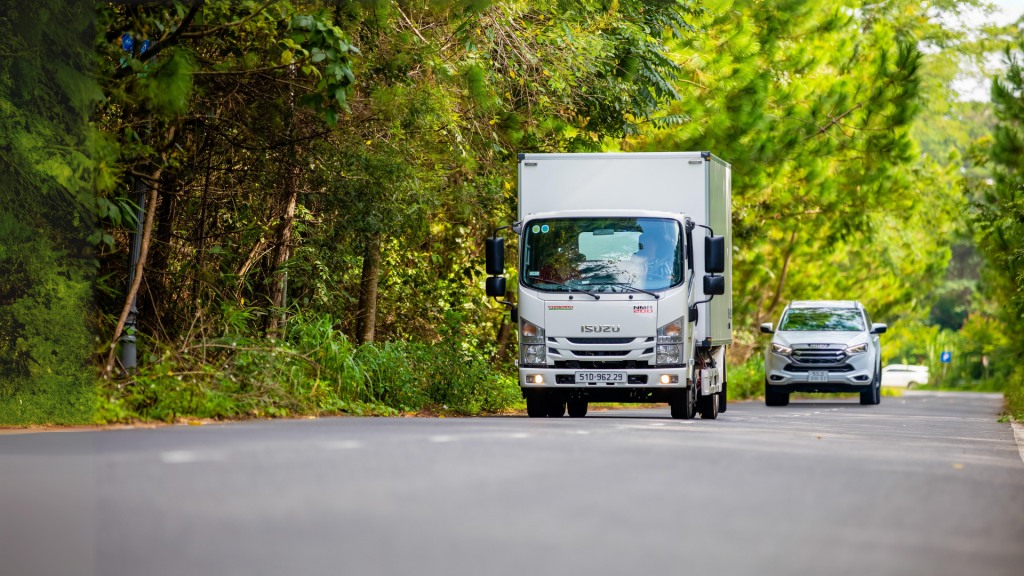 Các dòng xe của ISUZU đồng hành cùng người Việt trên mọi nẻo đường