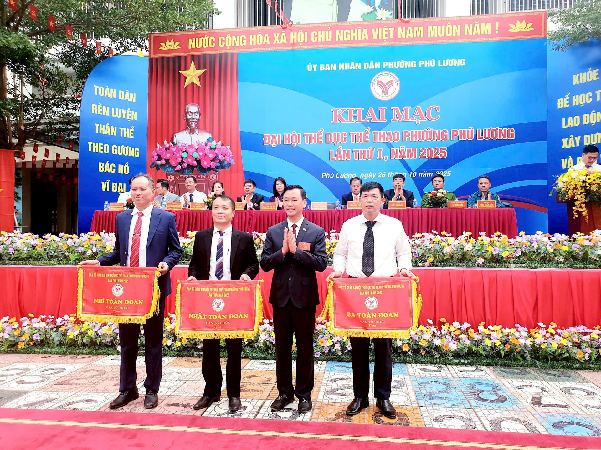 bis-thuw.jpg