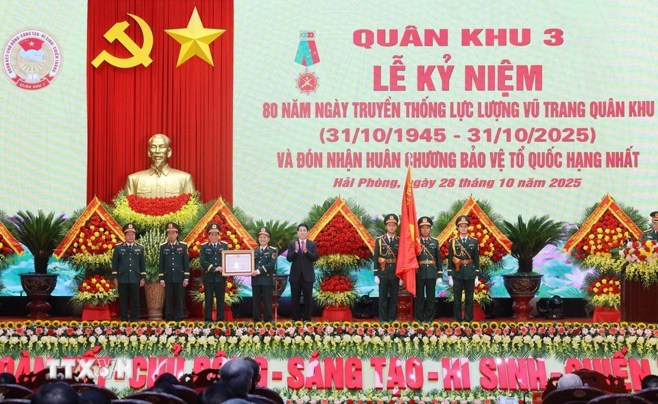 2810-chu-tich-nuoc-quan-khu-3-12.jpg