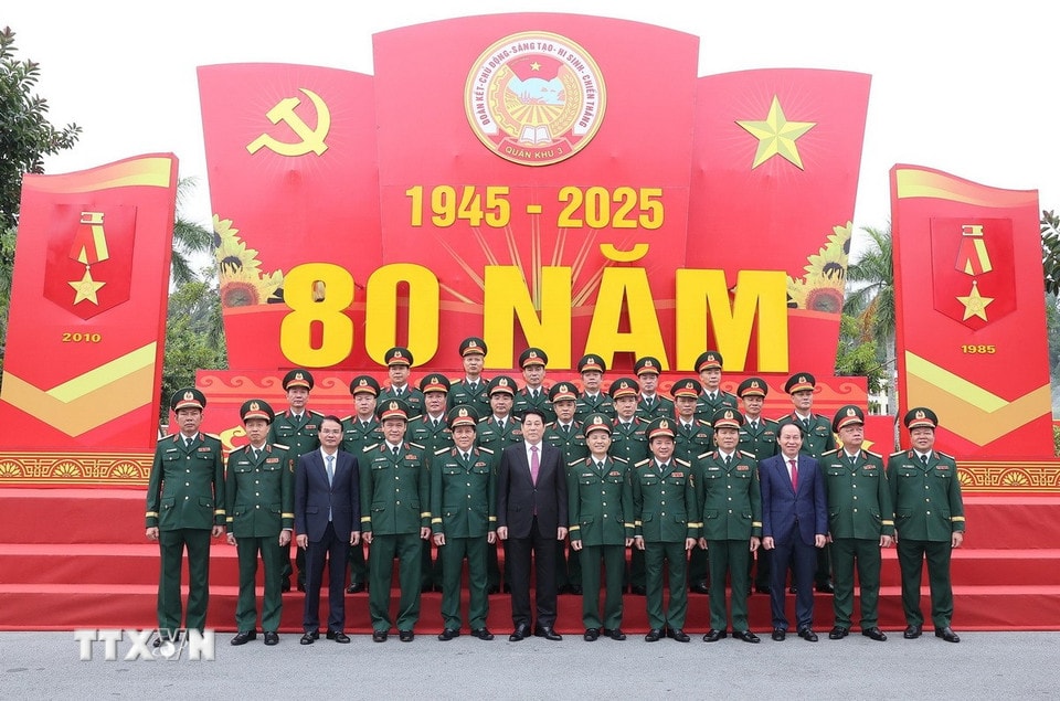 2810-chu-tich-nuoc-quan-khu-3-5.jpg
