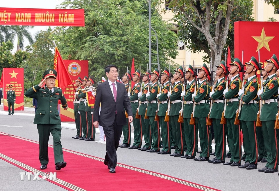 2810-chu-tich-nuoc-quan-khu-3.jpg
