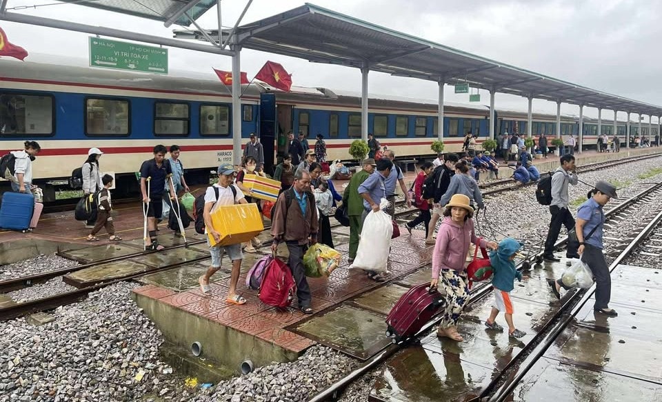a735.duong-sat.jpg