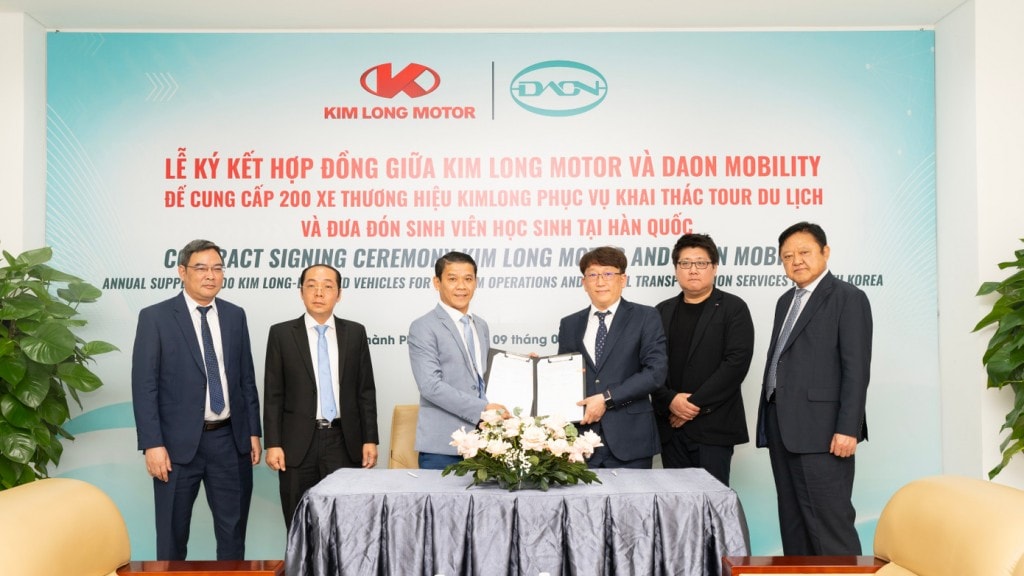 Kim Long Motor ký kết hợp đồng với DAON Mobility cung cấp 200 xe bus thương hiệu KIMLONG phục vụ khai thác tour du lịch và đưa đón sinh viên, học sinh tại Hàn Quốc