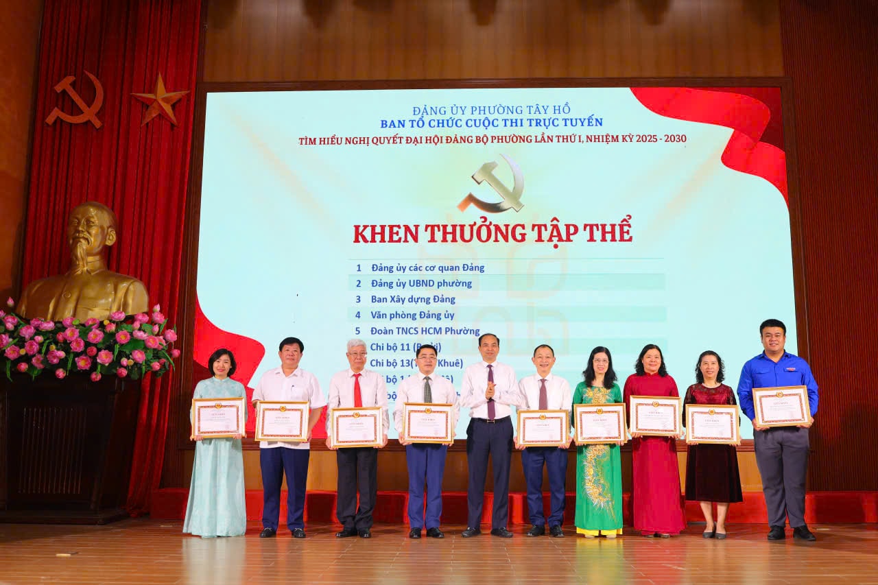 th-khen-tap-the-.jpg