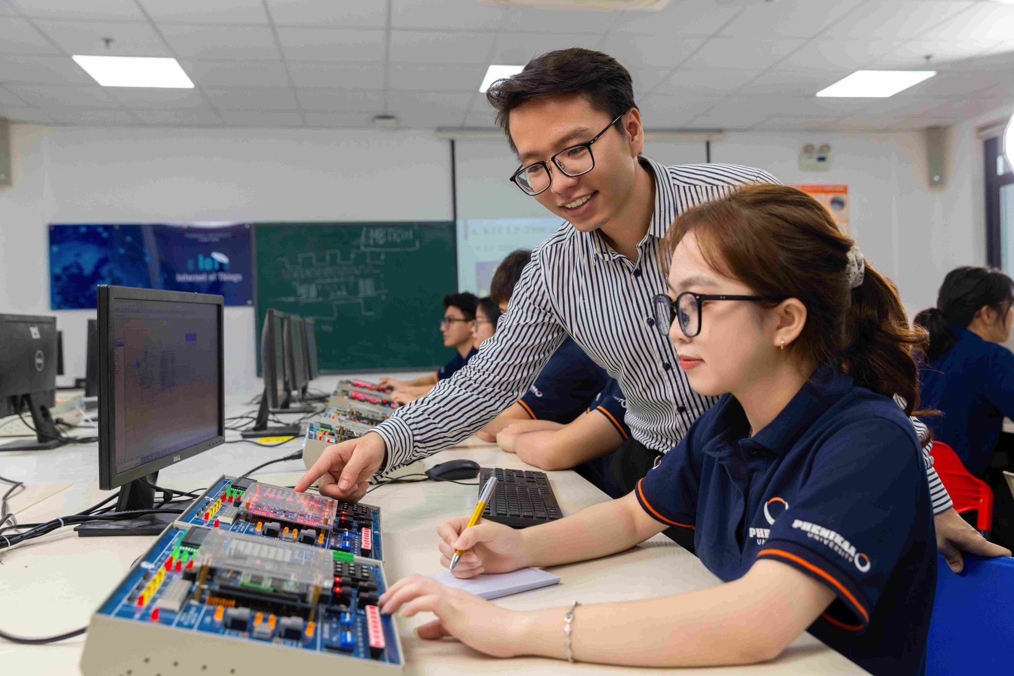 Hà Nội triển khai công nghệ bán dẫn như thế nào? Hà Nội triển khai công nghệ bán dẫn như thế nào?