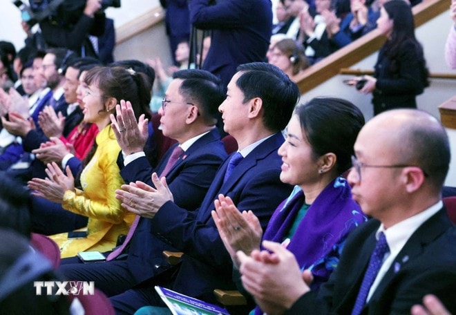 Các đại biểu tham dự tại cuộc phát biểu chính sách tại Đại học Oxford. (Ảnh: Thống Nhất/TTXVN)