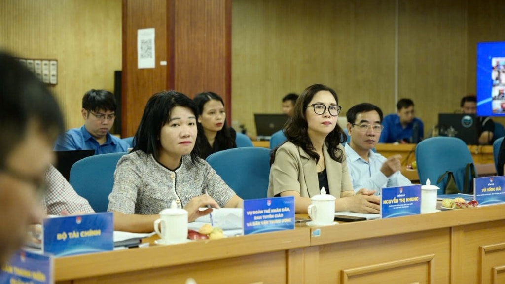 Các vị đại biểu tham dự hội nghị