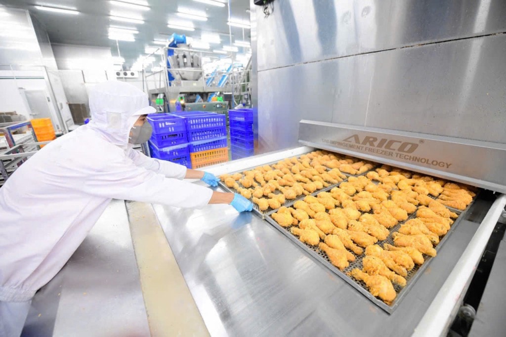 Dây chuyền sản xuất thực phẩm chế biến sẵn tại Nhà máy của LC Foods