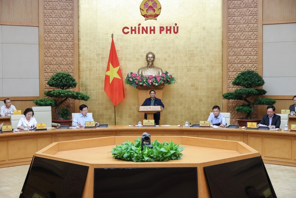 Thủ tướng cũng yêu cầu tiếp tục kiện toàn tổ chức bộ máy, nhân sự phù hợp từng địa bàn cụ thể, hoàn thành trong tháng 11 - Ảnh: VGP/Nhật Bắc