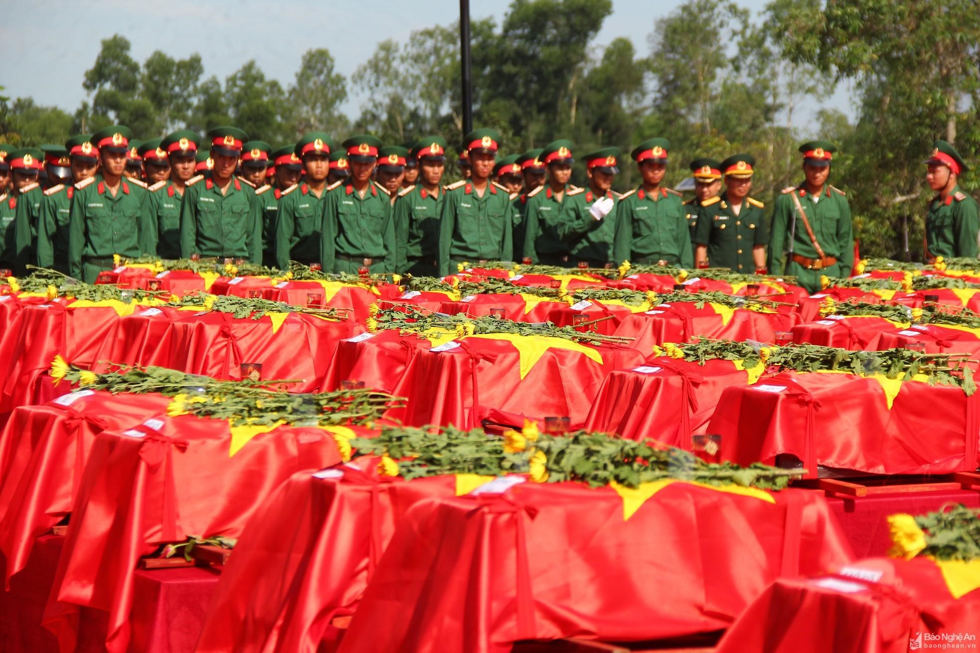 Chế độ, chính sách đối với cá nhân, tổ chức làm nhiệm vụ tìm kiếm, quy tập hài cốt liệt sĩ- Ảnh 1.