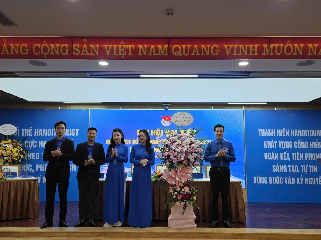 Lãnh đạo Thành đoàn Hà Nội chúc mừng Đại hội