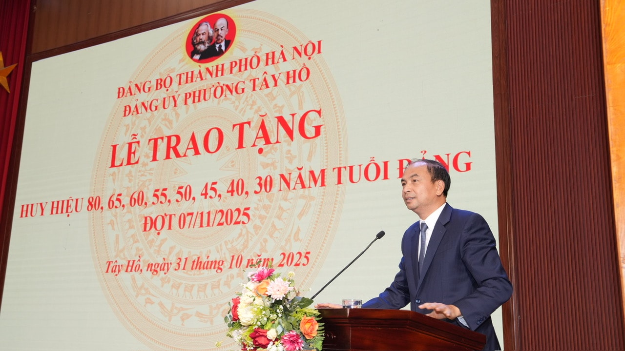 a-khuyen-.jpg
