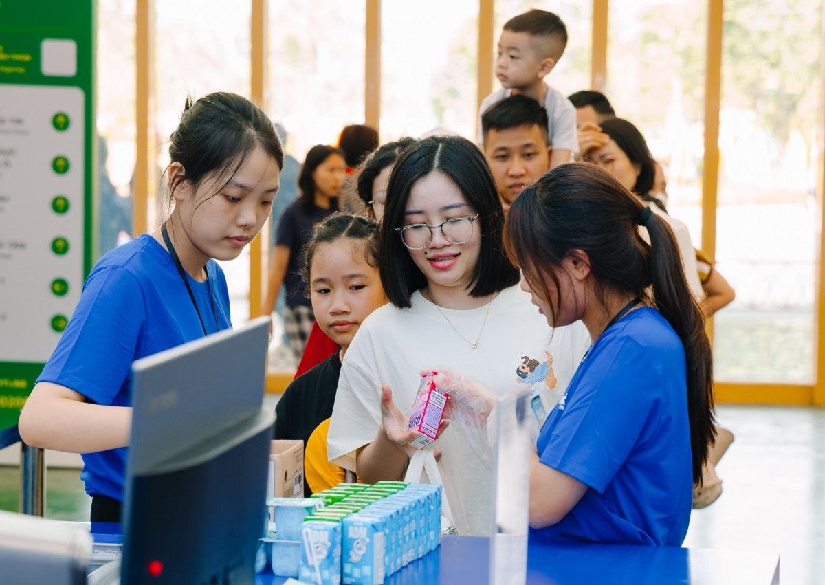 Vinamilk lan tỏa giá trị thương hiệu Việt tại Hội chợ Mùa Thu 2025