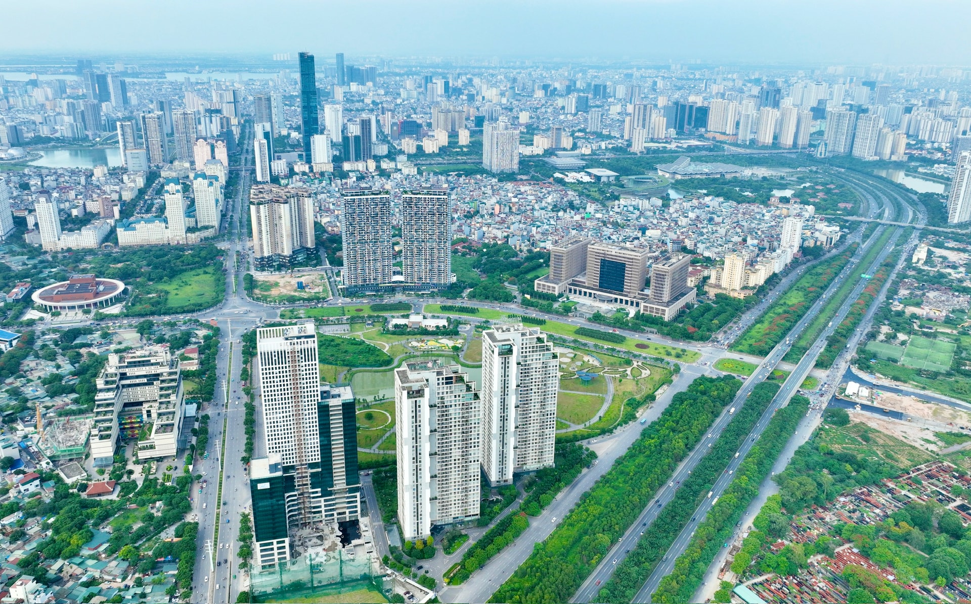 Den komplette plasseringen av maskinsettet bidrar til å maksimere ressursene for å hjelpe landet vårt å vokse seg sterkt og velstående i den nye æraen. -anh-nguyen-quang.jpg