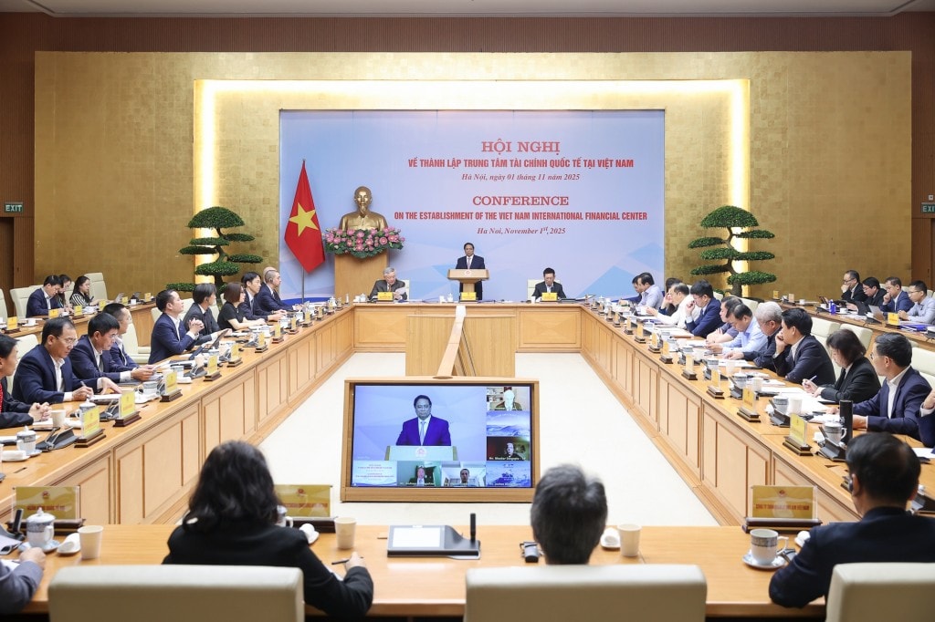 Thủ tướng yêu cầu các cơ quan được giao soạn thảo tiếp tục cập nhật, sớm hoàn thành dự thảo Nghị định về Trung tâm tài chính quốc tế tại Việt Nam - Ảnh: VGP/Nhật Bắc