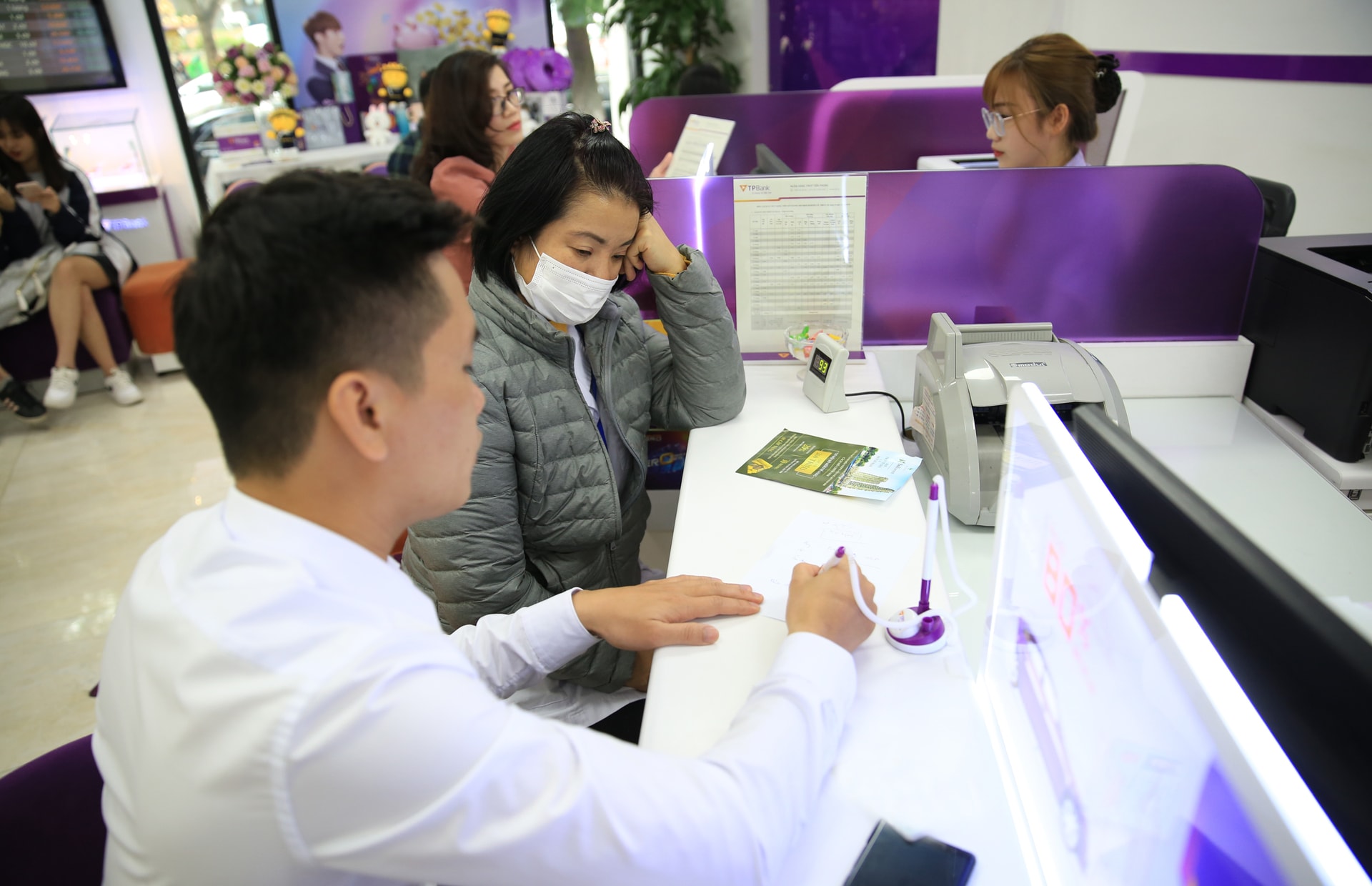 Rente-advies voor klanten bij Tien Phong Commercial Joint Stock Bank.-Anh-Nguyen-Quang.jpg