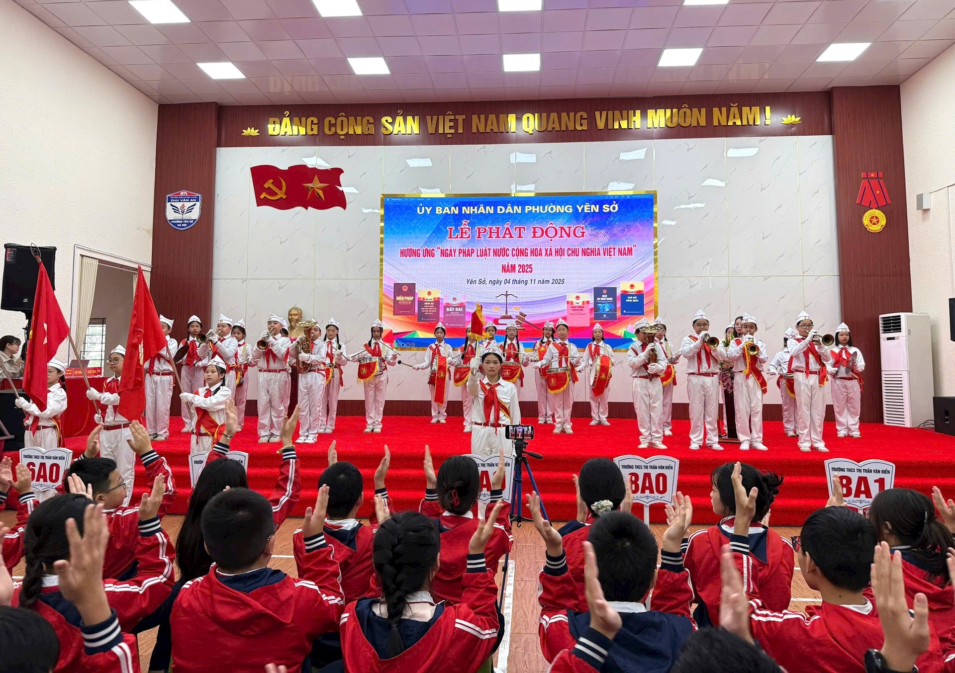 Quang cảnh lễ phát động. Ảnh: Y