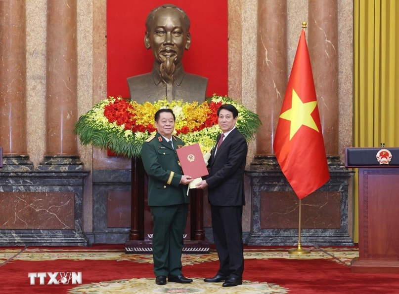 chu-tich-nuoc-trao-quyet-di.jpg