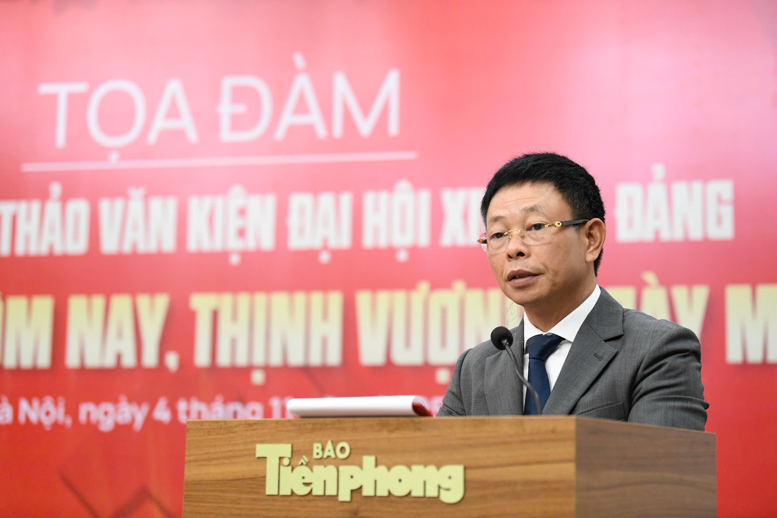4-phung-cong-suong.jpg
