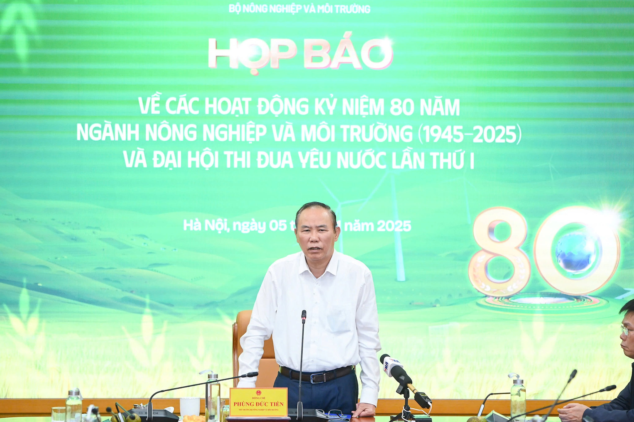 th-truong-tien.jpg