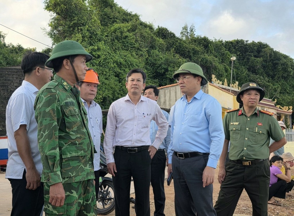 Bão số 13 đang cách Quy Nhơn 450km về phía Đông Đông Nam