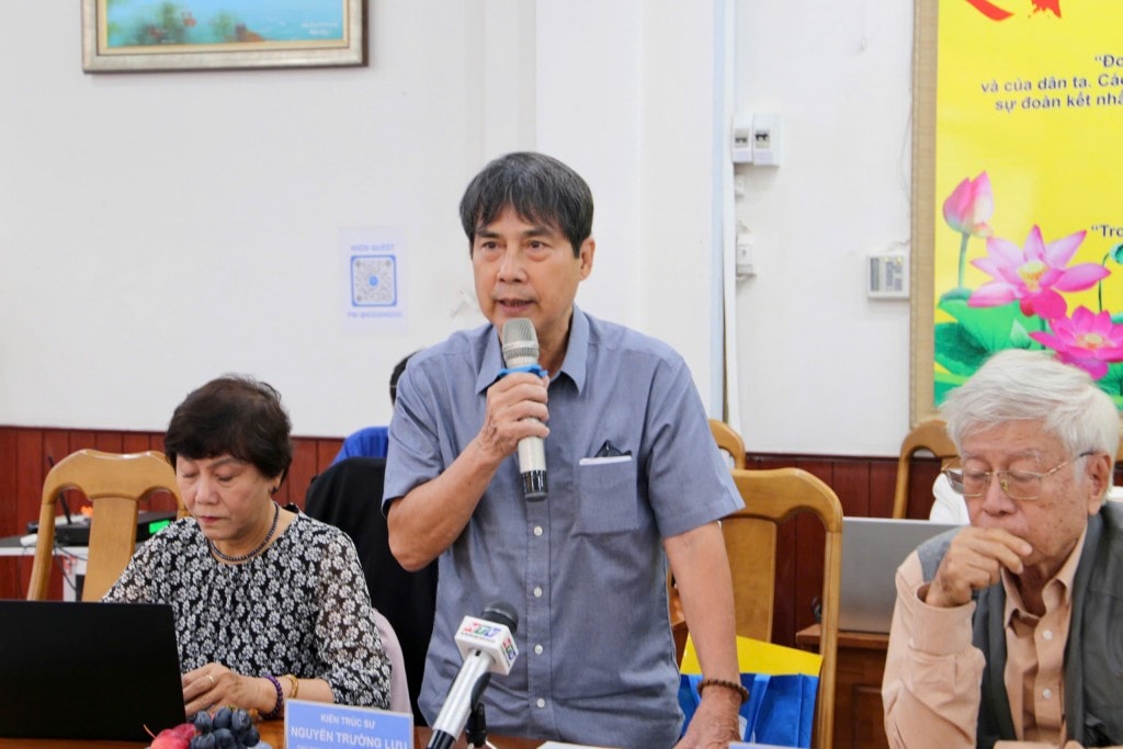 KTS Nguyễn Trường Lưu, Chủ tịch Liên hiệp các Hội Văn học nghệ thuật TP Hồ Chí Minh đóng góp ý kiến tại buổi tọa đàm