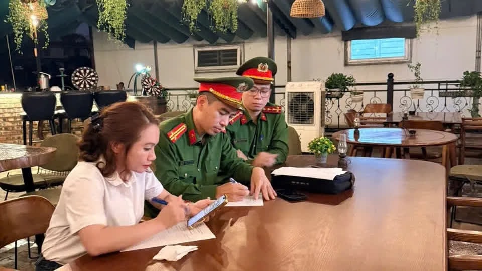 Công an phường Tây Hồ tăng cường kiểm tra, xử lý cơ sở kinh doanh hoạt động sau 24 giờ