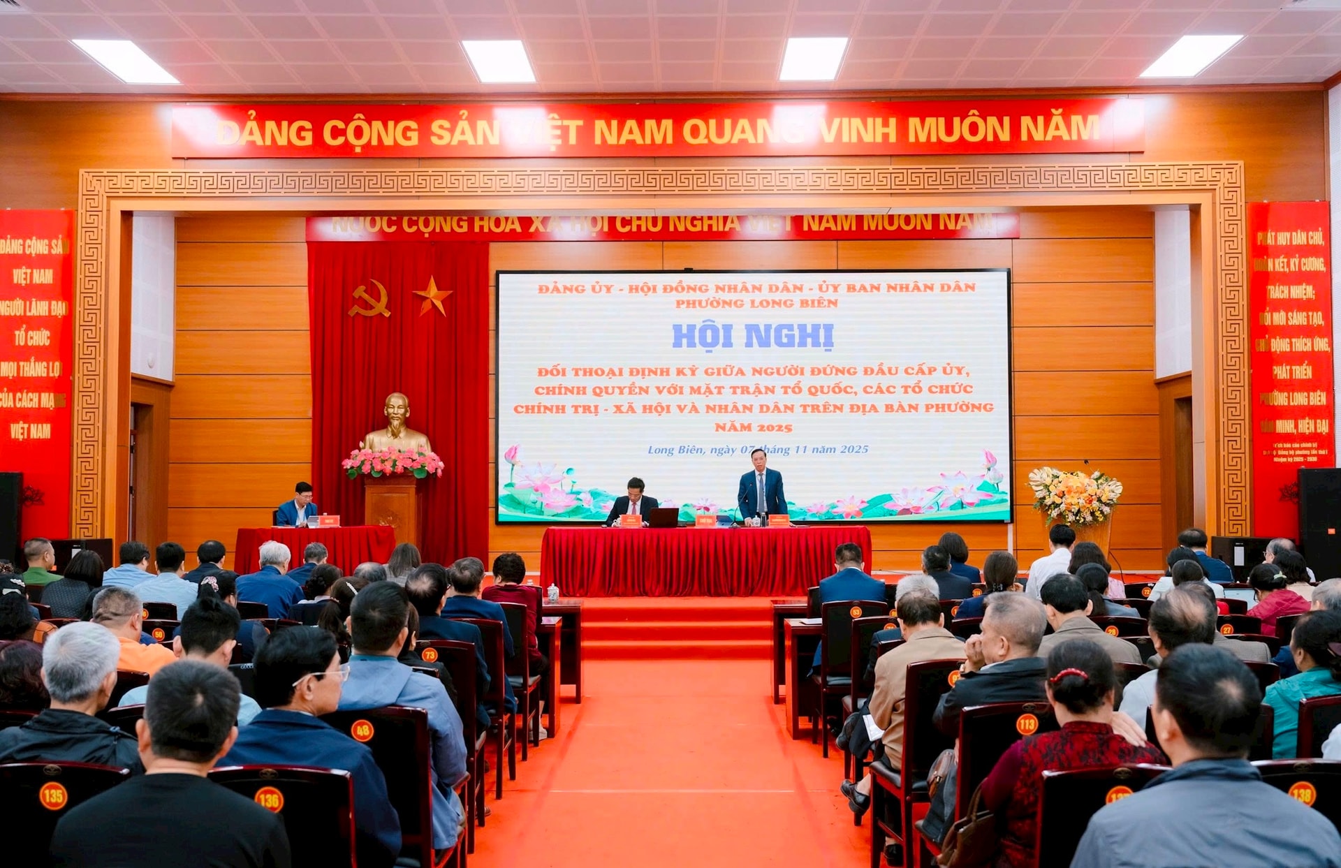 Aperçu de la conférence de dialogue. Photo : Hien Luong