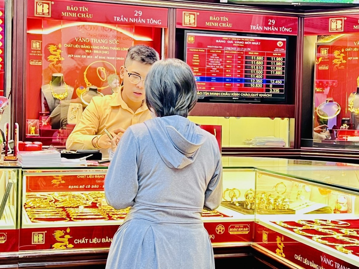 Giá vàng nhẫn, vàng miếng tiếp đà tăng mạnh trong sáng 7/11