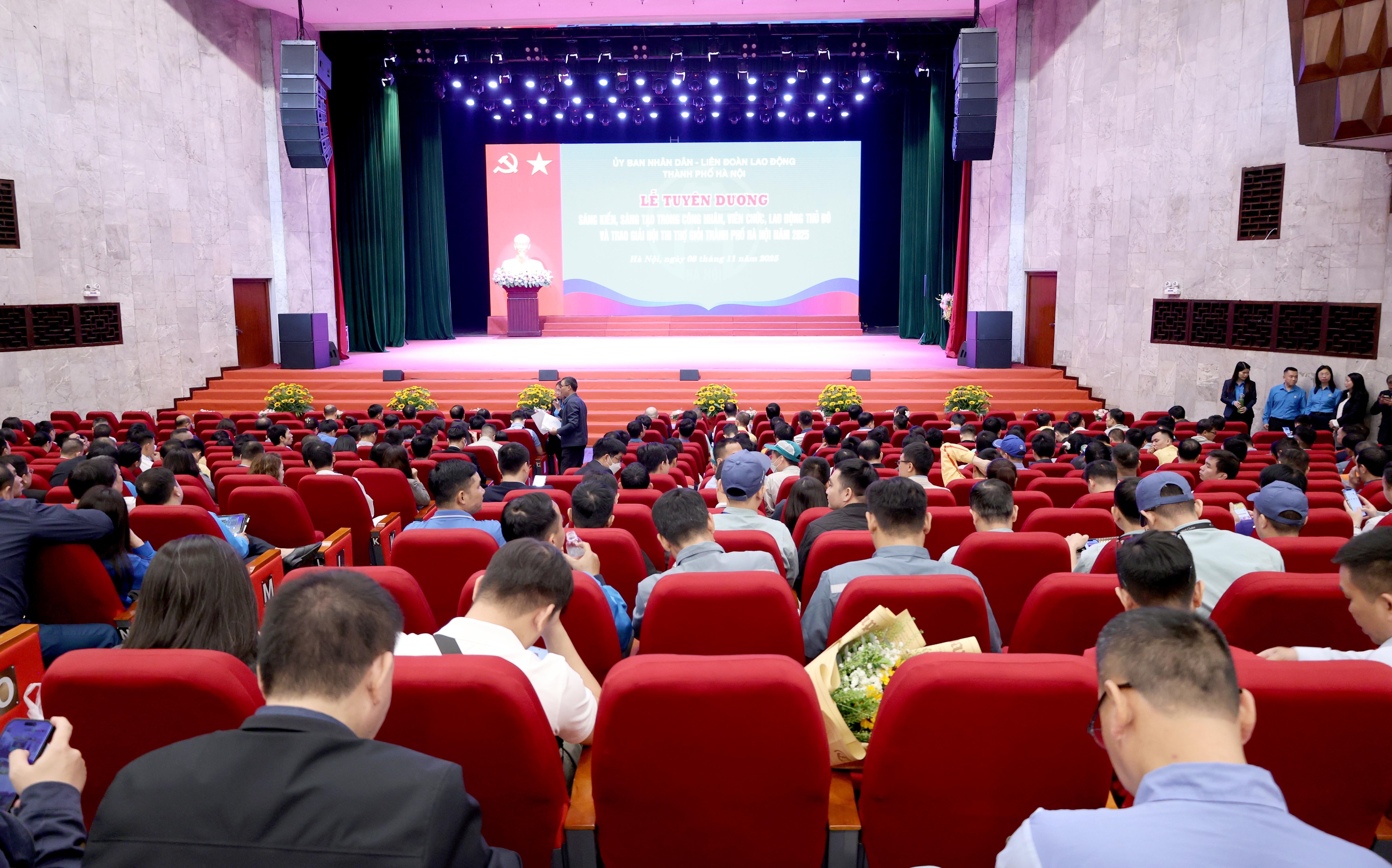 TRỰC TUYẾN: Lễ tuyên dương “Sáng kiến, sáng tạo trong công nhân, viên chức, lao động Thủ đô”