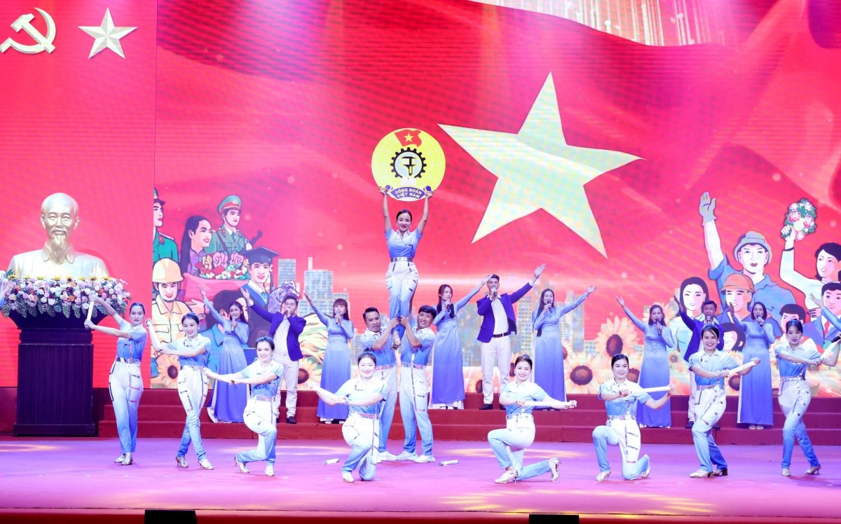 TRỰC TUYẾN: Lễ tuyên dương “Sáng kiến, sáng tạo trong công nhân, viên chức, lao động Thủ đô”