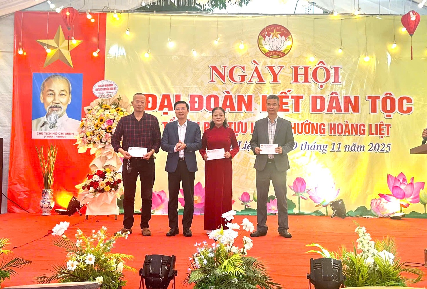 Kelompok yang berprestasi diberi penghargaan. Foto: HL