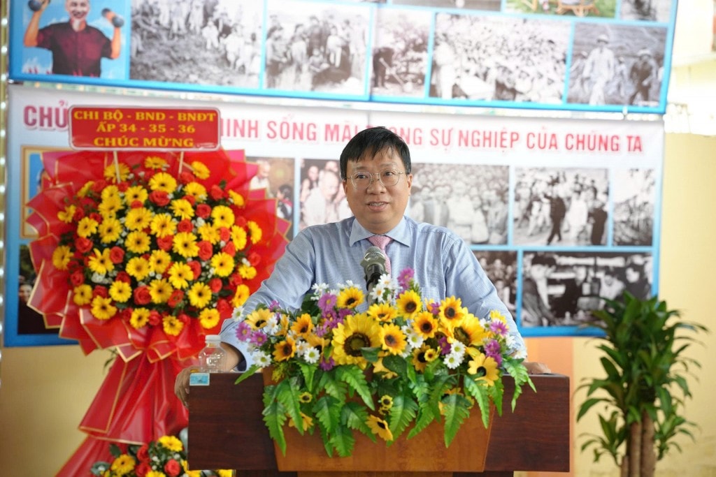 Phát biểu tại Ngày hội Đại đoàn kết toàn dân tộc năm 2025 của liên ấp 34, 35, 36, Thành ủy viên, Bí thư Đảng ủy, Chủ tịch HĐND xã Tân Vĩnh Lộc Nguyễn Thanh Nhã