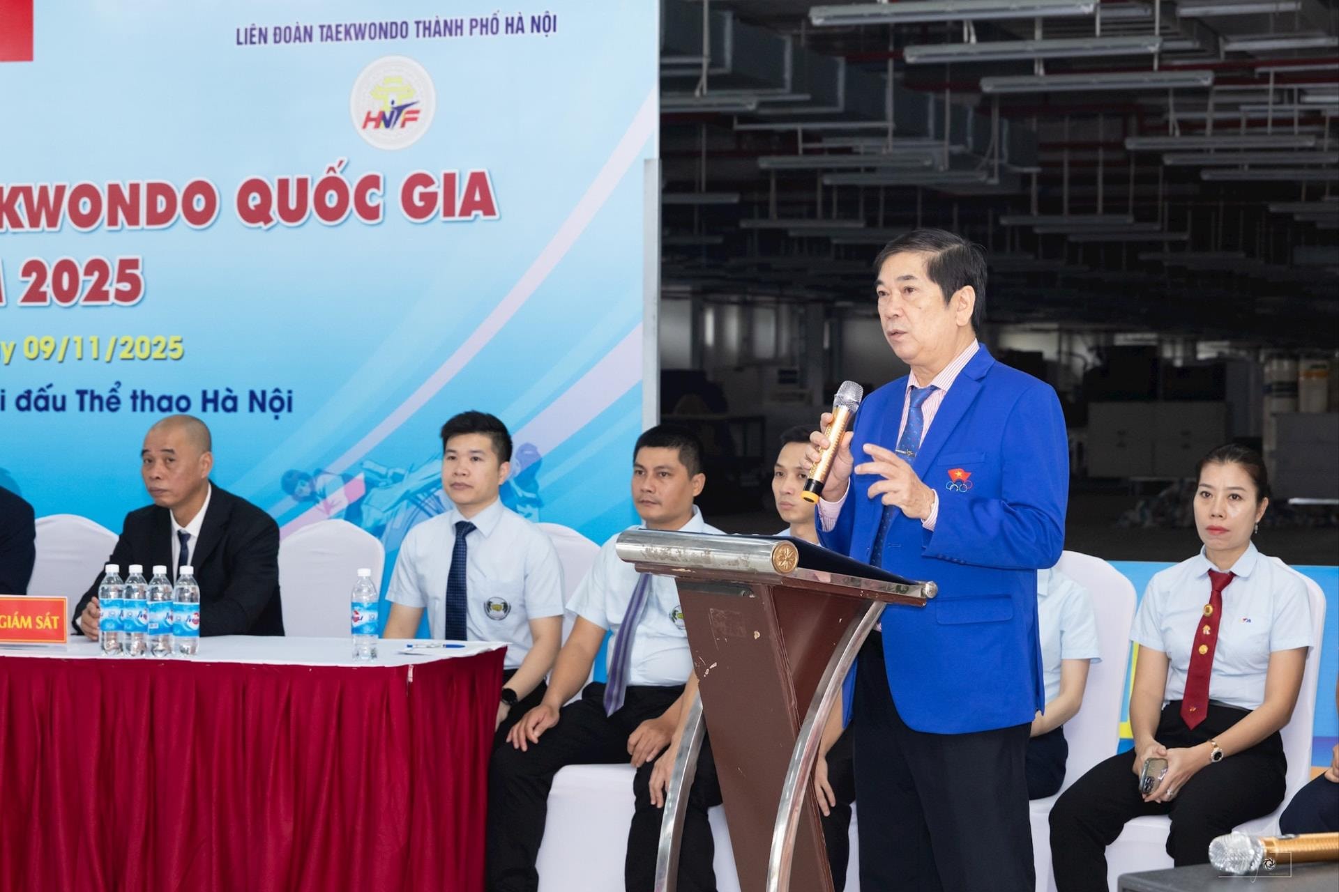 ប្រធាន Nguyen Manh Hung.jpg