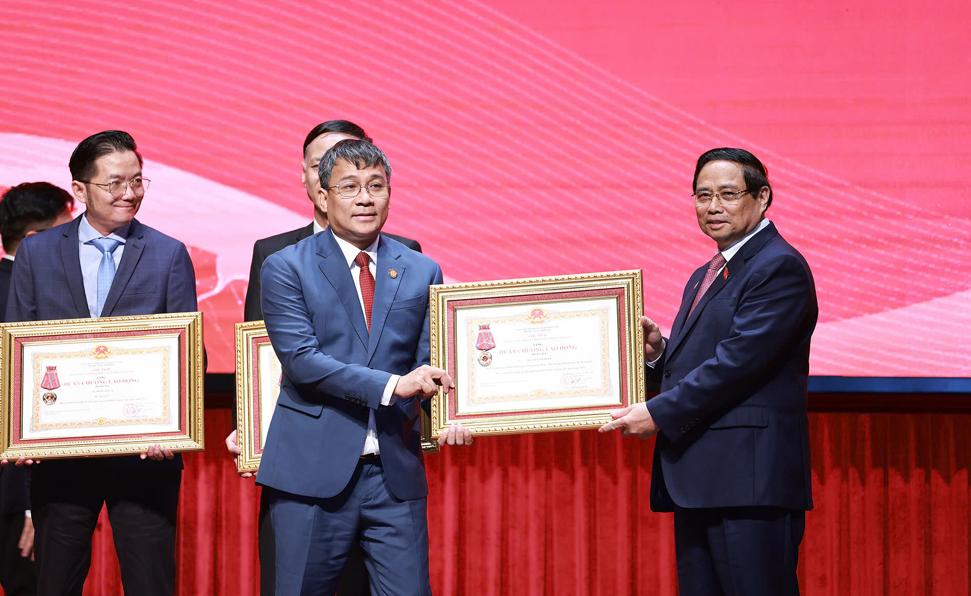 Thủ tướng: Xây dựng nền ngoại giao toàn diện, hiện đại, chuyên nghiệp, mang đậm bản sắc Việt Nam- Ảnh 3.