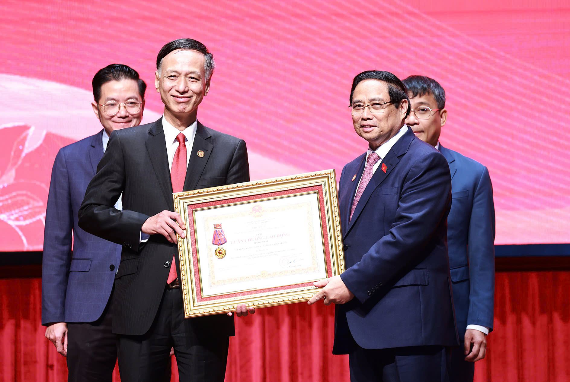 Thủ tướng: Xây dựng nền ngoại giao toàn diện, hiện đại, chuyên nghiệp, mang đậm bản sắc Việt Nam- Ảnh 2.
