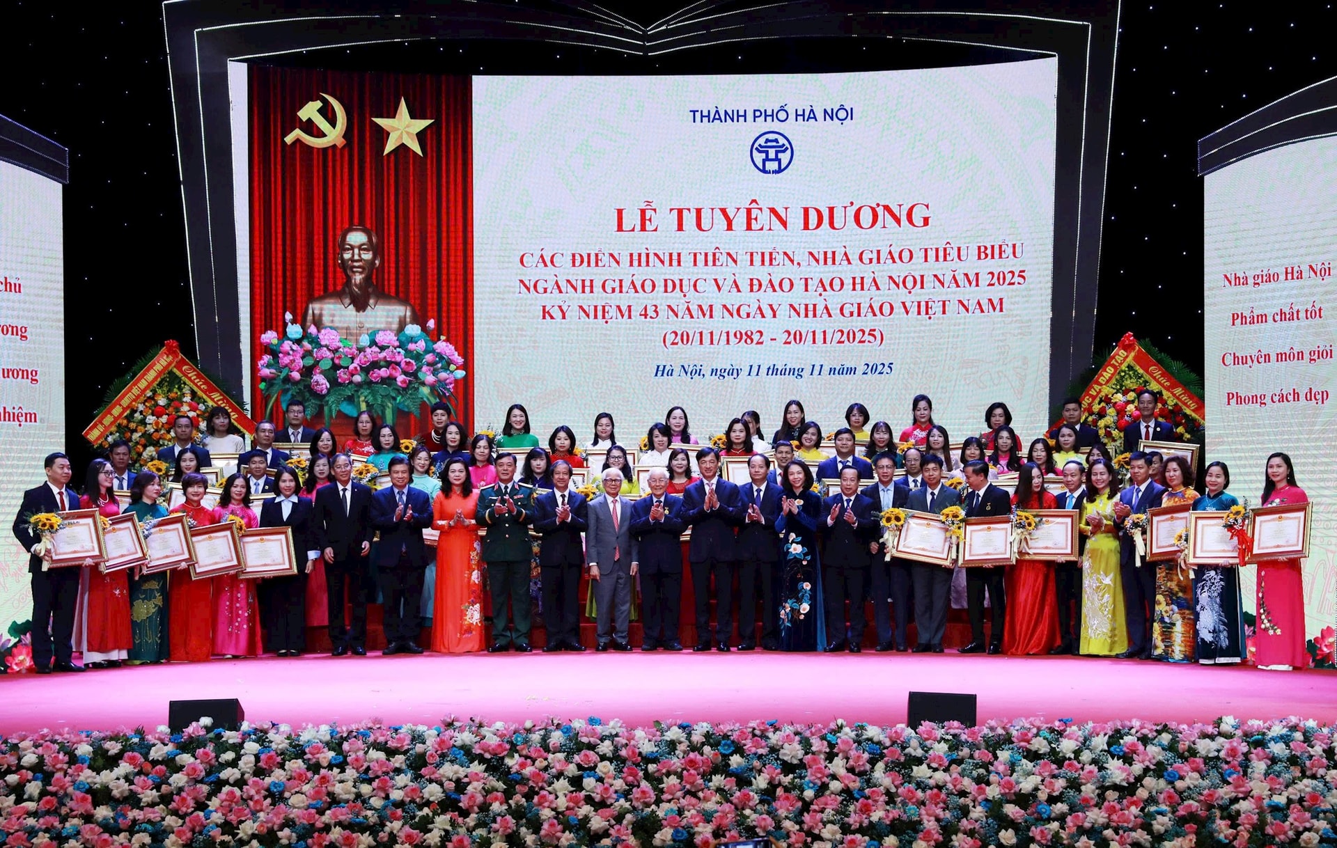 Nhấn vào ảnh để phóng to Các đồng chí lãnh đạo ch