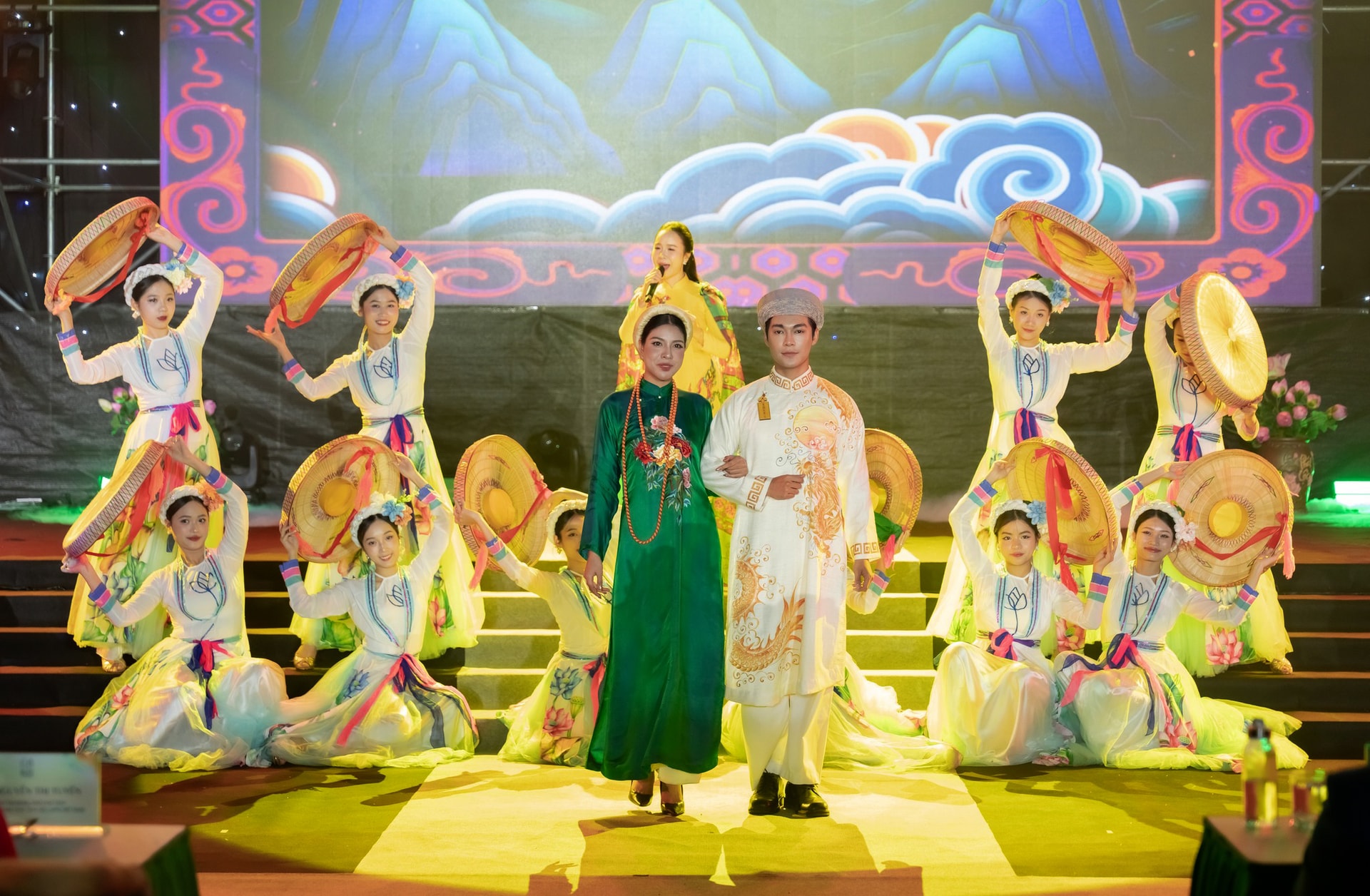 Ao Dai-framträdande i Hanoi Ao Dai-festivalen 2025 på Hanoi Museum..jpg