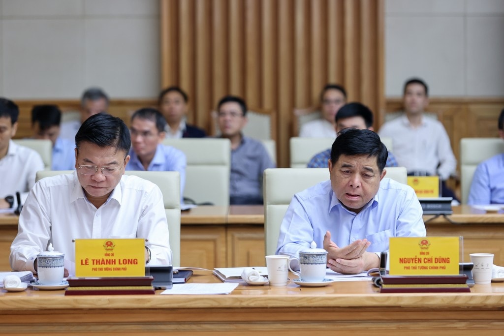 Phó Thủ tướng Lê Thành Long, Phó Thủ tướng Nguyễn Chí Dũng dự hội nghị - Ảnh: VGP/Nhật Bắc