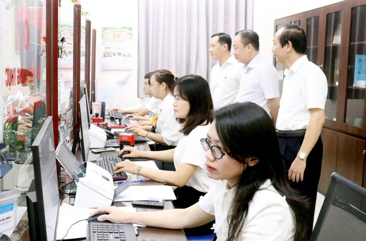 Mô hình chính quyền 2 cấp: Đập tan âm mưu thế lực thù địch, tạo thế trận lòng dân vì Hà Nội phát triển xứng tầm