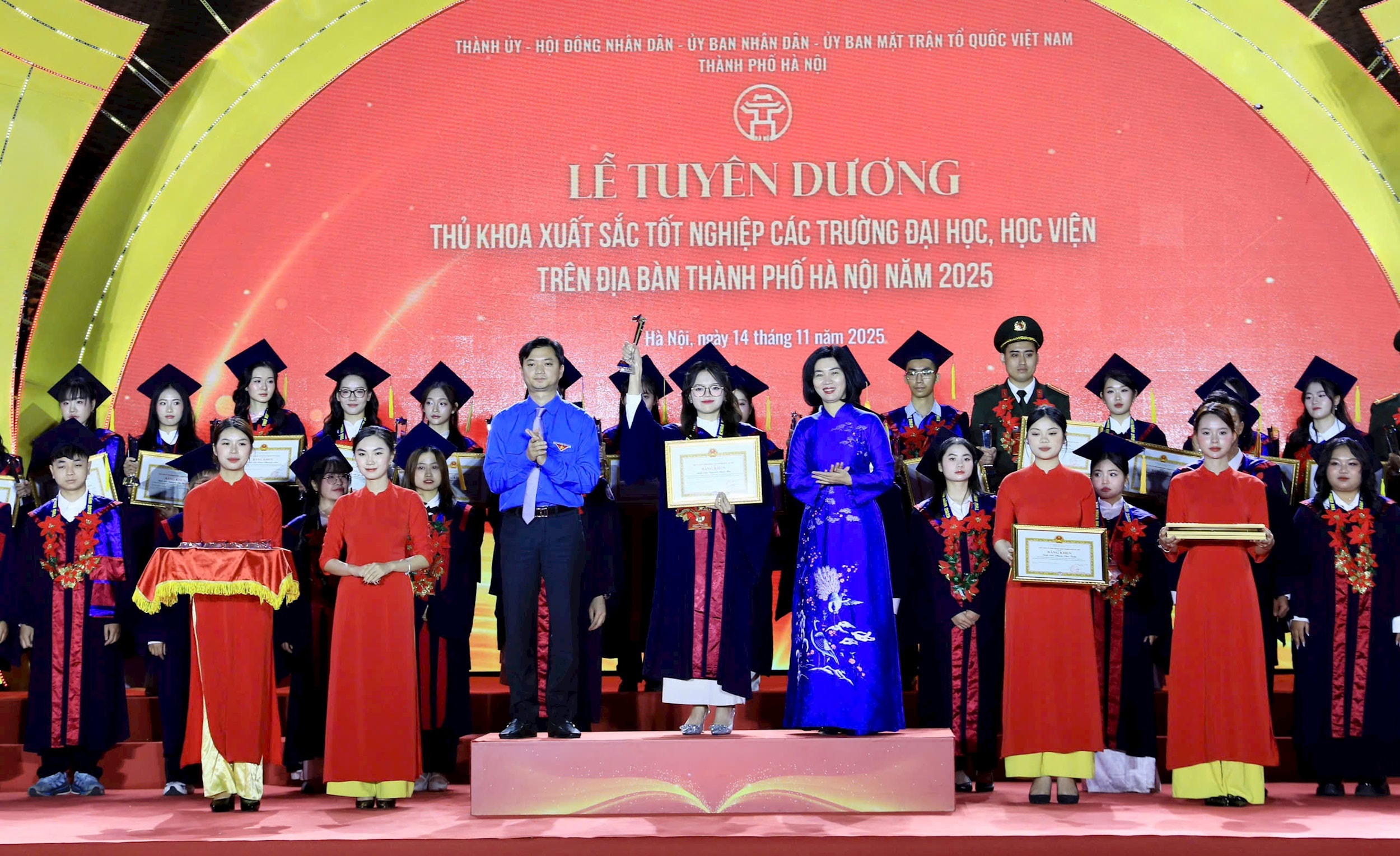 phung-thi-hong-ha(1).jpg