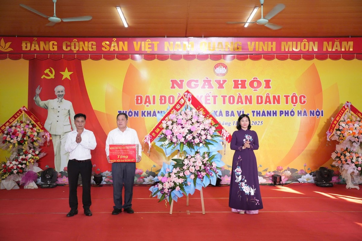 Bí thư Thành ủy Hà Nội Nguyễn Duy Ngọc dự Ngày hội Đại đoàn kết toàn dân tộc tại xã Ba Vì