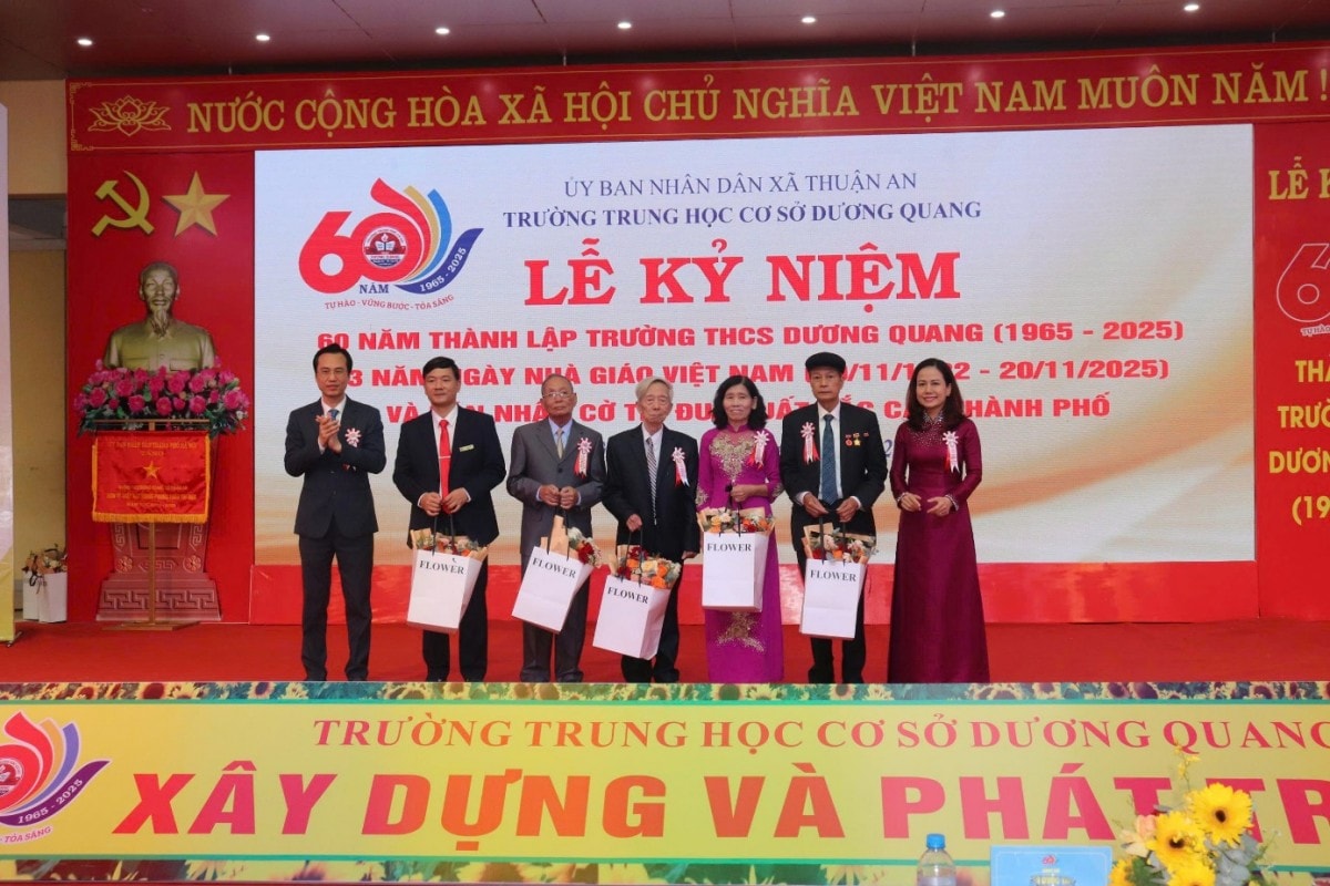 Trường THCS Dương Quang kỷ niệm 60 năm xây dựng và phát triển: Tự hào truyền thống - Vững bước tương lai